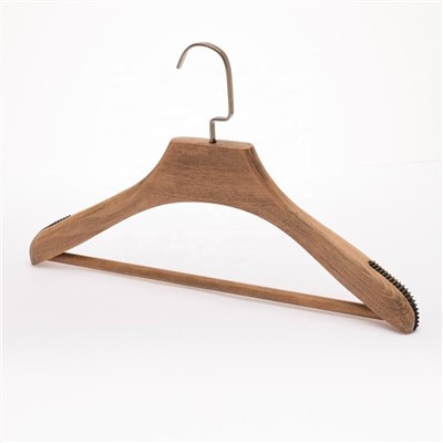 Cintre en bois de luxe